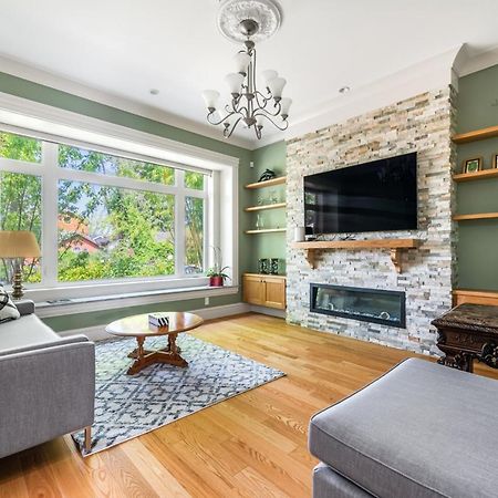 Vancouver Haven: Luxurious Private Bedroom Near Attractions Bagian luar foto